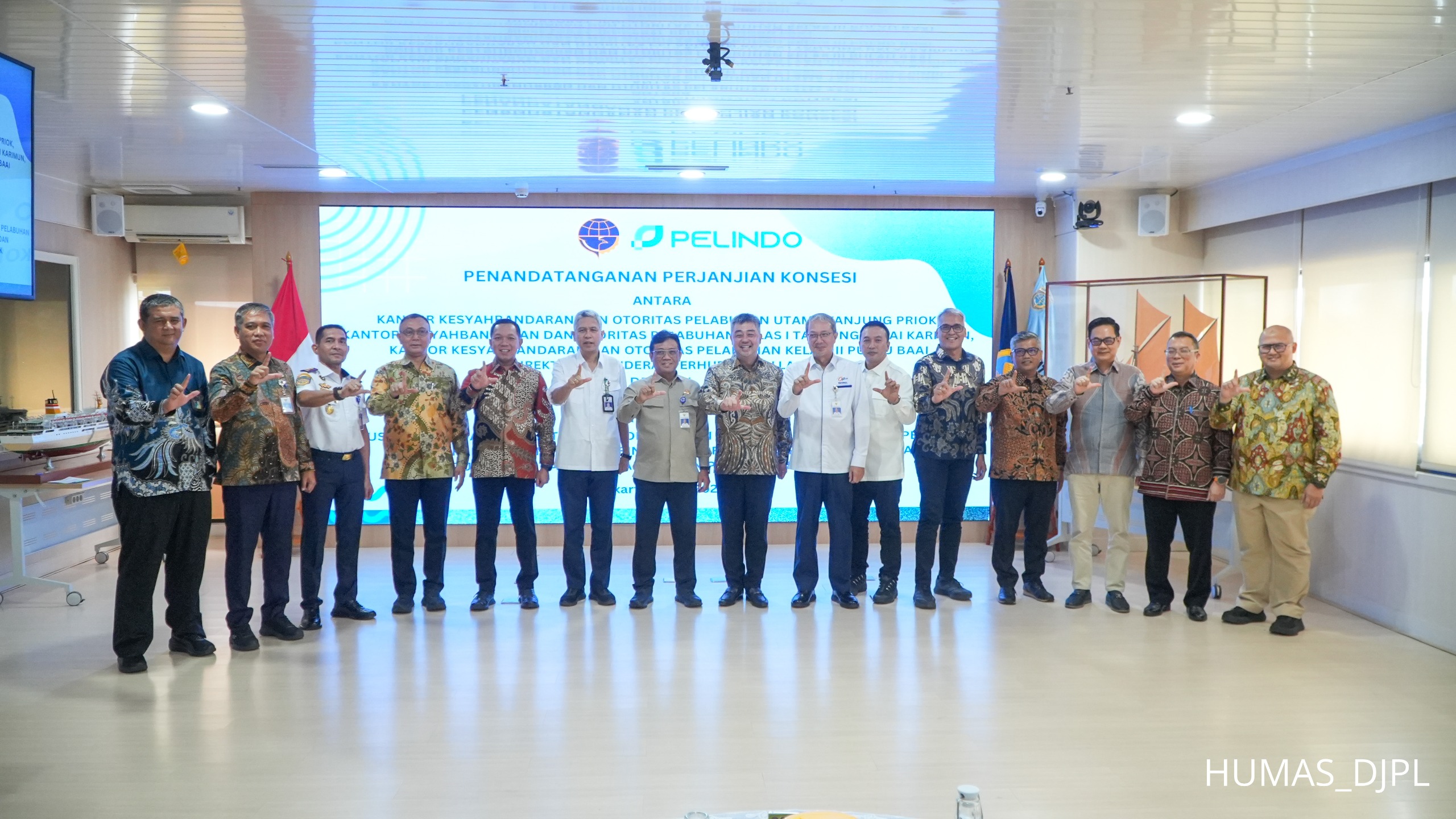 Perkuat Layanan Kepelabuhanan, Kemenhub Tandatangani Dua Perjanjian Konsesi Strategis dengan PT Pelindo